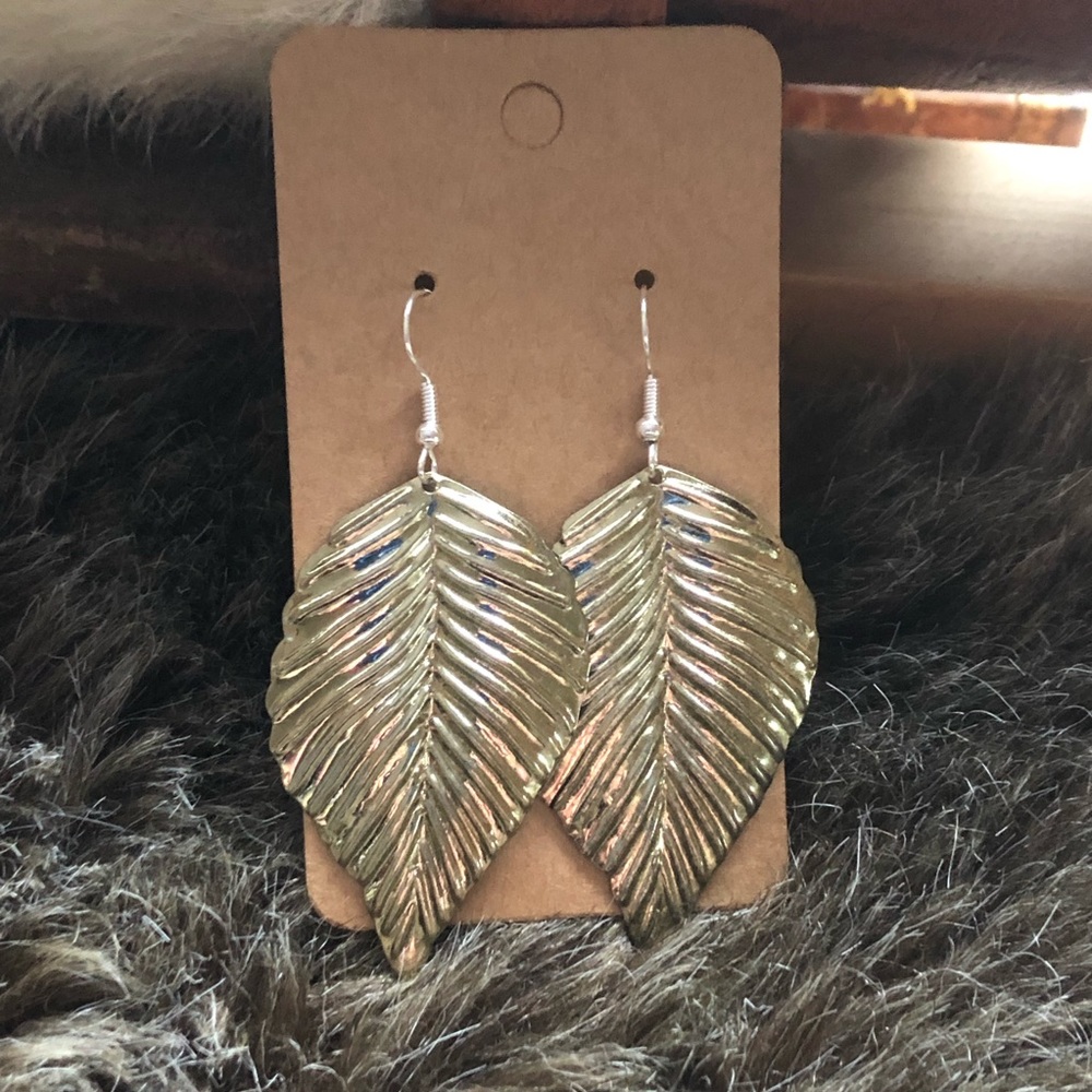 Hand crafted leaf disc silver dangle earrings